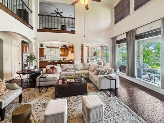 Interior, Kitchen, Living room, Pendant Lights, Wood Texture Flooring