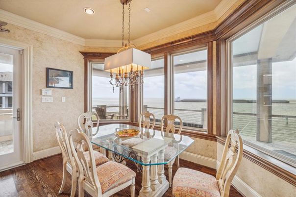 Dining room, Interior, Pendant Lights, Recessed Lighting, Water, Wood Texture Flooring