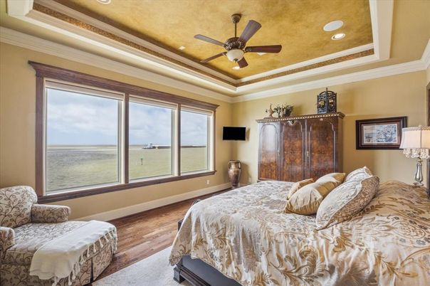 Bedroom, Interior, Recessed Lighting, Water, Wood Texture Flooring