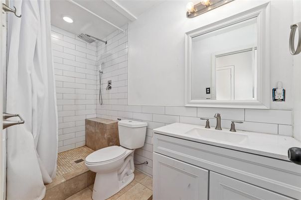 Bathroom, Interior, Recessed Lighting