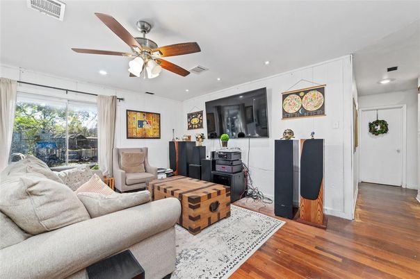 Home Office, Interior, Living room, Recessed Lighting, Wood Texture Flooring