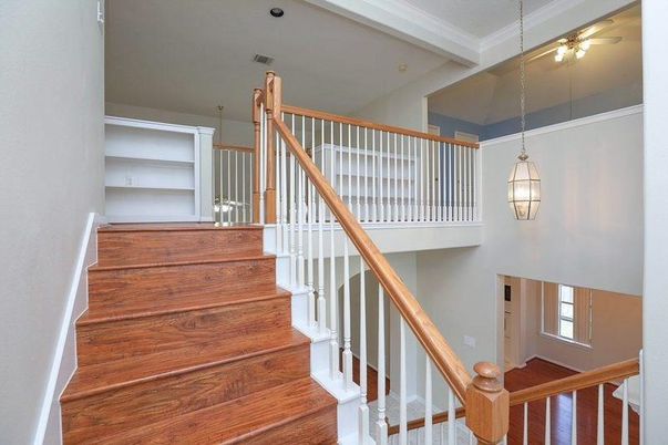 Interior, Pendant Lights, Wood Texture Flooring