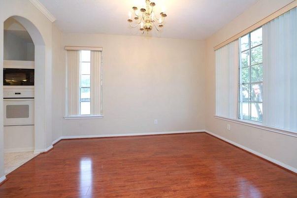 Chandelier, Empty room, Interior, Wood Texture Flooring