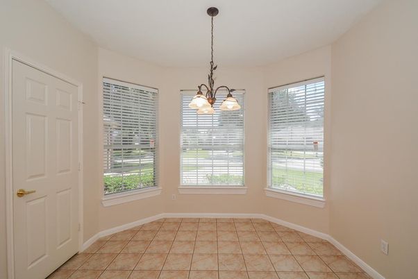 Empty room, Interior, Pendant Lights