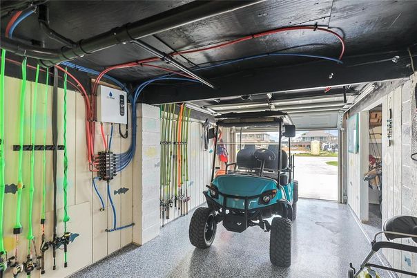 Garage, Interior