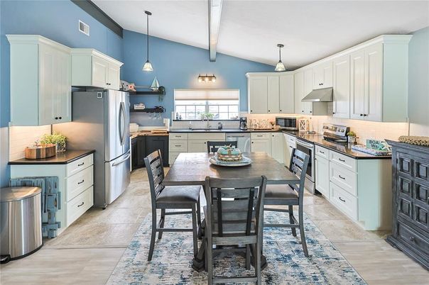 Dining room, Interior, Kitchen, Pendant Lights, Stainless Steel Appliances