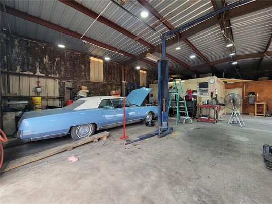 Garage, Interior