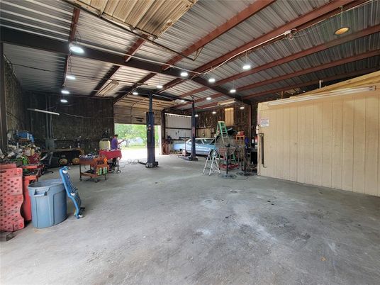 Garage, Interior