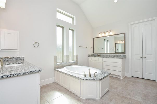Bathroom, Dual Sink Vanities, Interior, Recessed Lighting