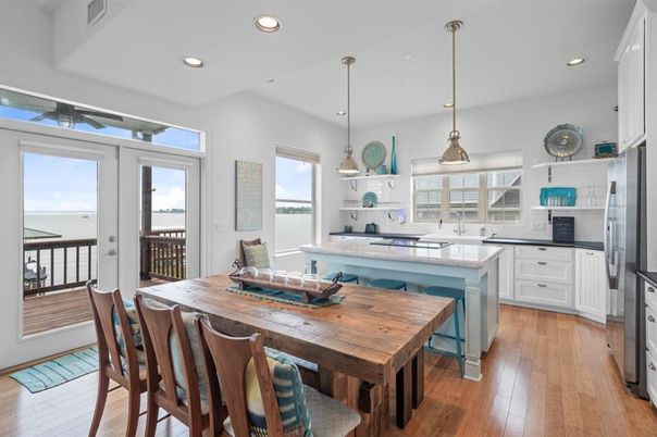 Dining room, Interior, Kitchen, Pendant Lights, Recessed Lighting, Wood Texture Flooring