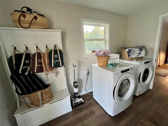 Interior, Washer, Wood Texture Flooring