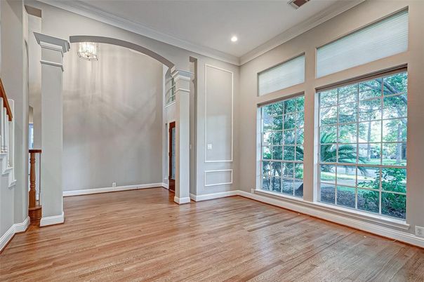 Empty room, Interior, Recessed Lighting, Wood Texture Flooring