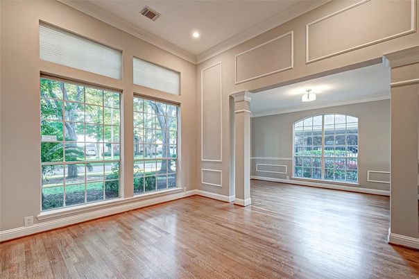 Empty room, Interior, Recessed Lighting, Wood Texture Flooring