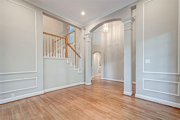 Interior, Recessed Lighting, Wood Texture Flooring