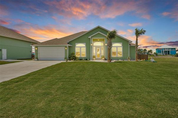 Attached, Backyard, Exterior, Facade, Ranch