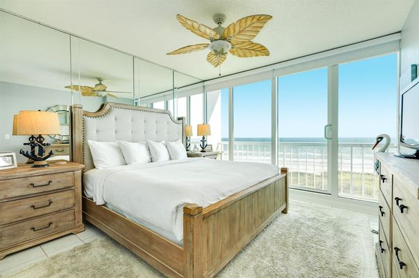 Bedroom, Interior, Water