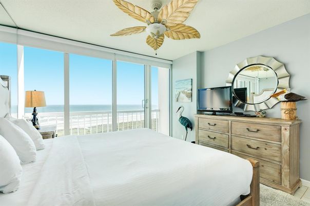 Bedroom, Interior, Water