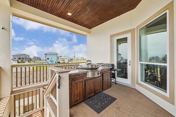 Exterior, Wood Texture Flooring