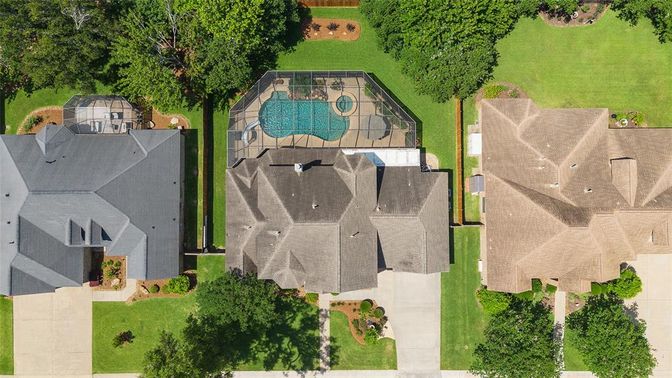 Exterior, Drone