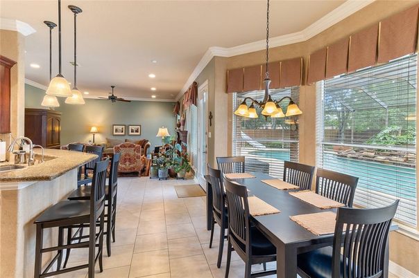Dining room, Interior, Pendant Lights, Recessed Lighting, Water