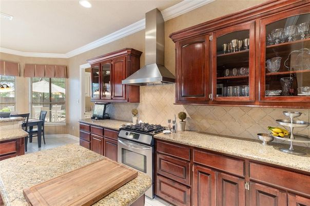 Dining room, Interior, Kitchen, Recessed Lighting, Stainless Steel Appliances
