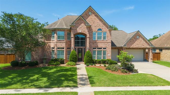 Attached, Exterior, Facade, Brick Facade, Brick Traditional