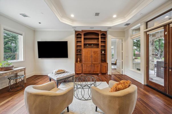 Interior, Living room, Recessed Lighting, Wood Texture Flooring