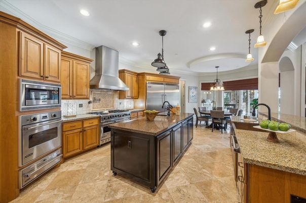 Chandelier, Dining room, Interior, Kitchen, Pendant Lights, Recessed Lighting, Stainless Steel Appliances