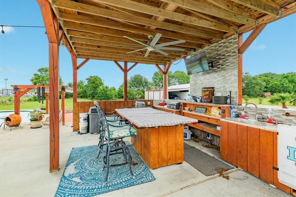 Exterior, Fireplace