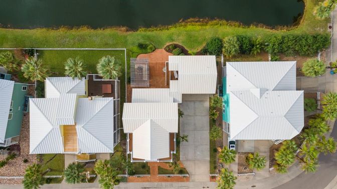 Exterior, Drone