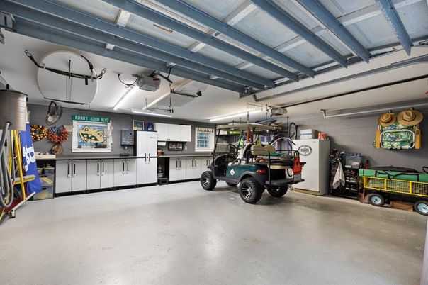 Garage, Interior