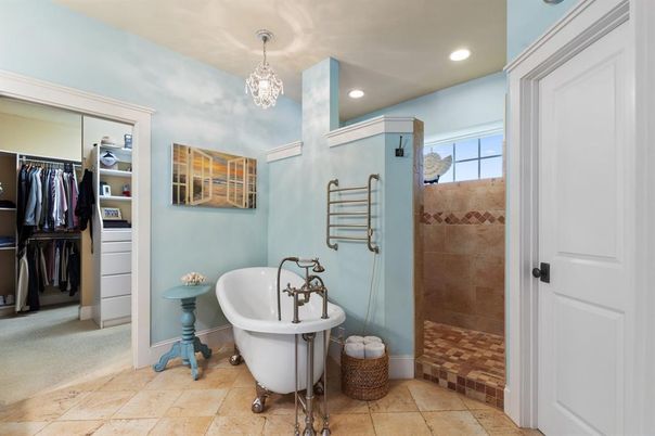 Bathroom, Chandelier, Free Standing Baths, Interior, Recessed Lighting