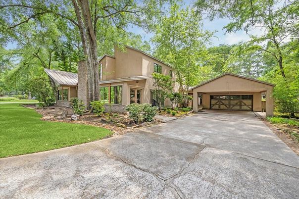 Backyard, Detached Garage, Exterior