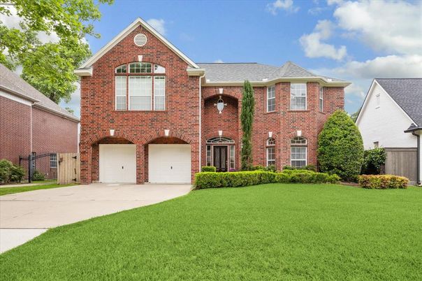Attached, Exterior, Facade, Brick Facade, Brick Traditional