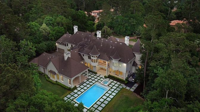 Exterior, Drone