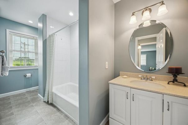 Bathroom, Interior, Recessed Lighting