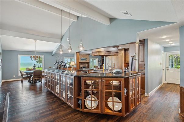Chandelier, Dining room, Interior, Kitchen, Pendant Lights, Recessed Lighting, Wood Texture Flooring