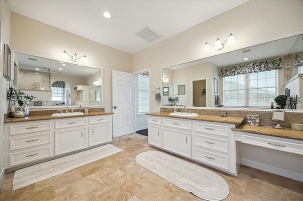 Bathroom, Dual Sink Vanities, Interior, Recessed Lighting