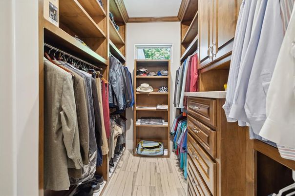 Interior, Walk-in Closets, Wood Texture Flooring