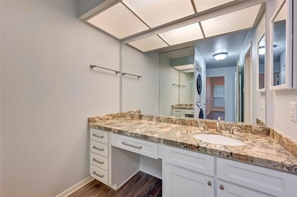 Bathroom, Dual Sink Vanities, Interior, Wood Texture Flooring