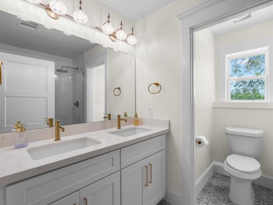 Bathroom, Dual Sink Vanities, Interior