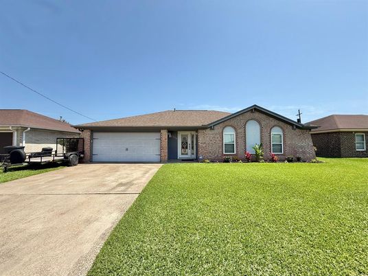 Attached, Exterior, Facade, Brick Facade, Ranch