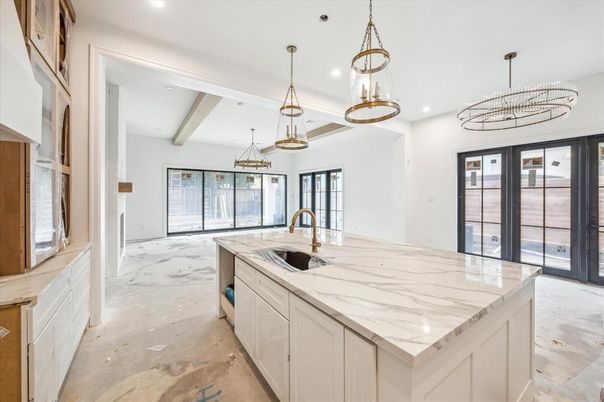 Chandelier, Interior, Kitchen, Marble, Pendant Lights, Recessed Lighting, Wooden Beams