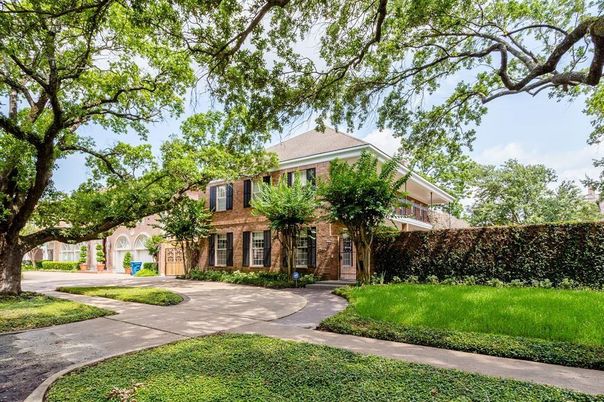 Backyard, Exterior, Facade, Brick Facade, Georgian