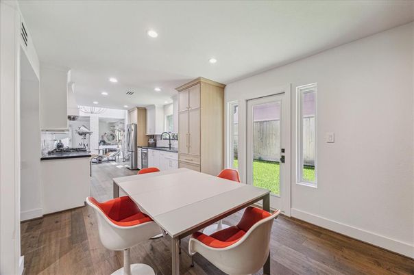 Dining room, Interior, Kitchen, Recessed Lighting, Wood Texture Flooring