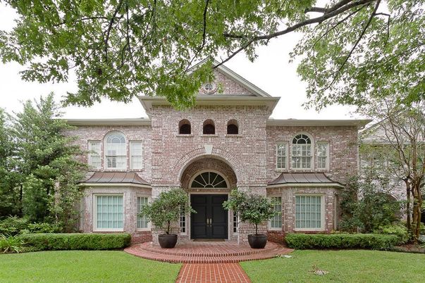 Exterior, Facade, Brick Facade, Brick Traditional