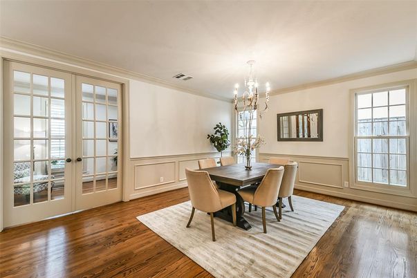Chandelier, Dining room, Interior, Wood Texture Flooring