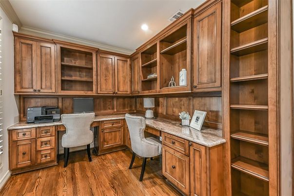 Home Office, Interior, Recessed Lighting, Wood Texture Flooring