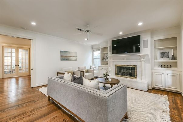 Fireplace, Interior, Living room, Recessed Lighting, Wood Texture Flooring
