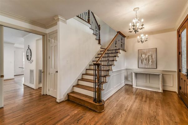 Chandelier, Interior, Wood Texture Flooring